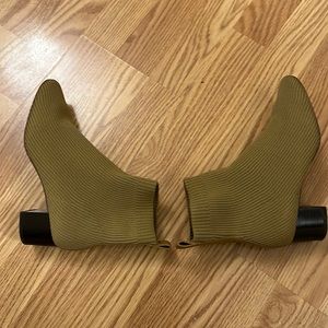 Everlane Ribbed Glove Boots